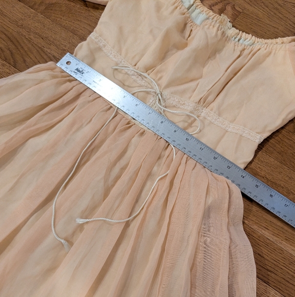 Gunne Sax Peach Dress with Lace Trim - Picture 10 of 16